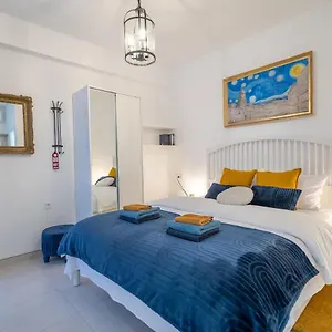 Starry Night Studio Apartman